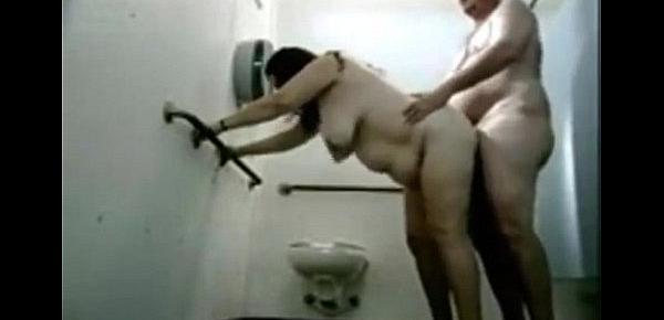  OLDIES enjoy sex at bathroom - HORNY OLDIES